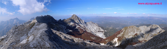 Monte Pisanino, monte Cavallo e Roccandagia dalla cresta del monte Tambura