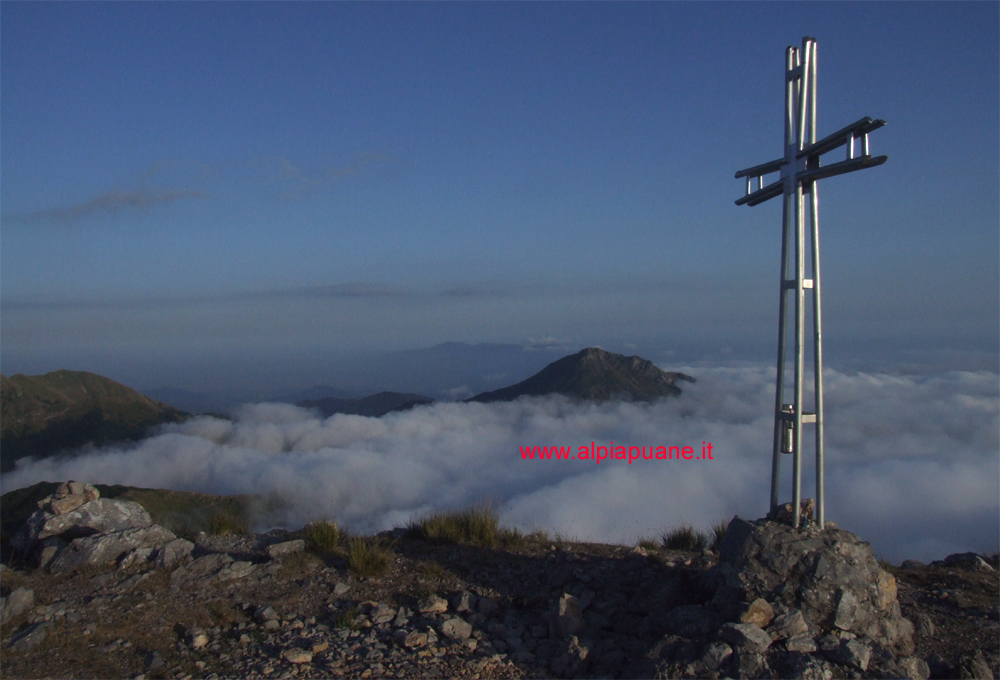 Croce monte Matanna, veduta a sinistra monte Piglione e a destra monte Prana