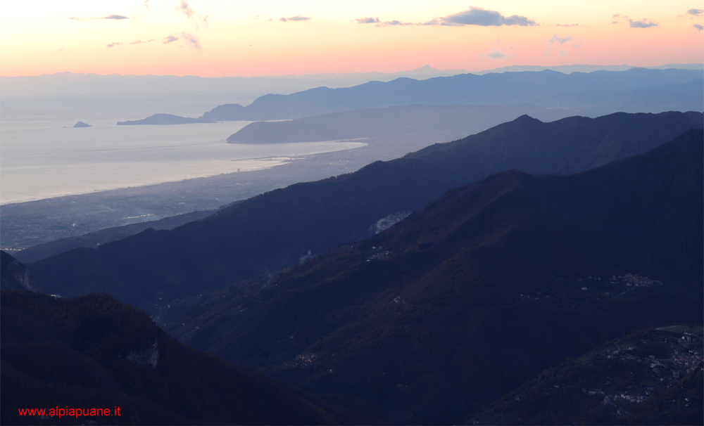 Monte Matanna, veduta del golfo di La Spezia con la Palmaria e il Tino