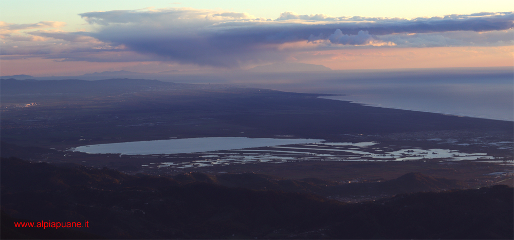 Lago di Massaciuccoli dal monte Matanna