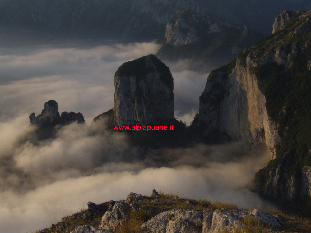 Monte Procinto con i Bimbi e la parete ovest del monte Nona