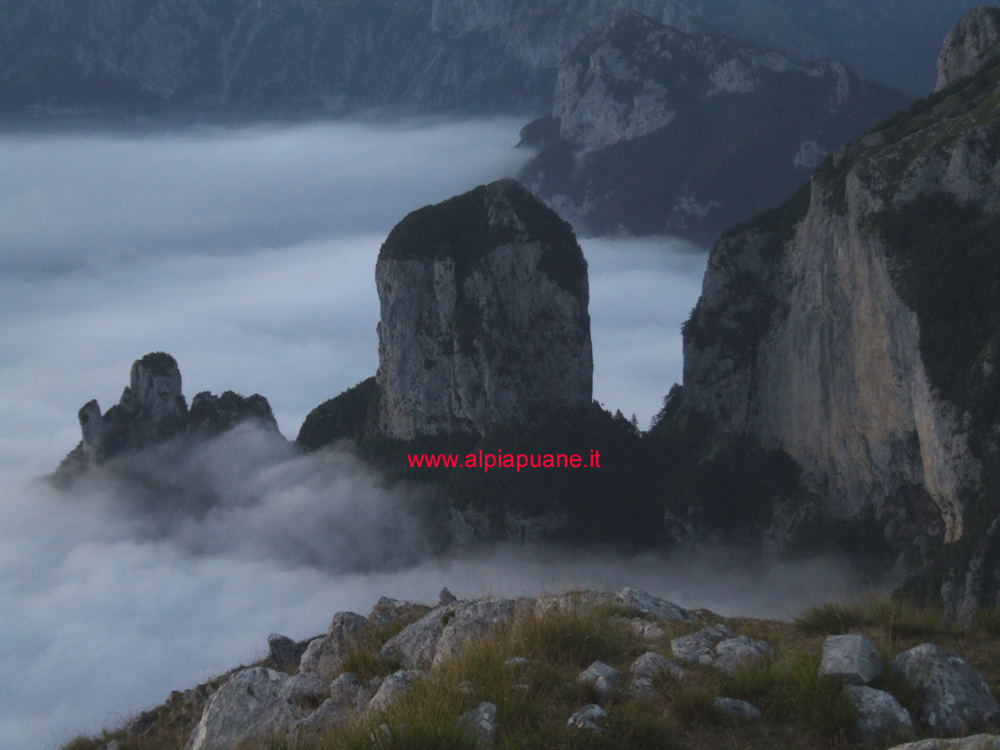 Monte Procinto con i Bimbi e la parete ovest del monte Nona